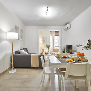 https://bbarcelona-encants-family-flat.topbarcelonahotels.com